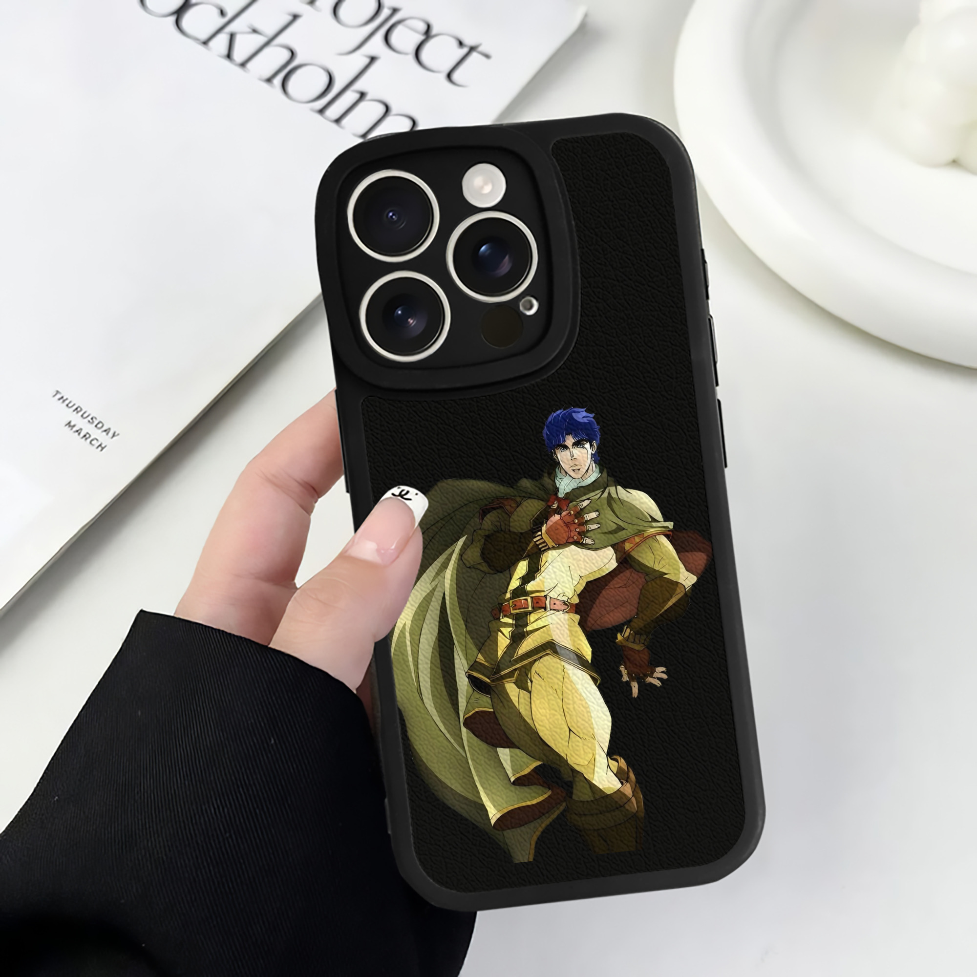 （画像用） ジョジョの奇妙な冒険 /ジョナサン?ジョースター JoJo's Bizarre Adventure Jonathan Joestar 【iPhone 16シリーズ対応】シリコンスマホケース（レザー調） 材質：シリコン